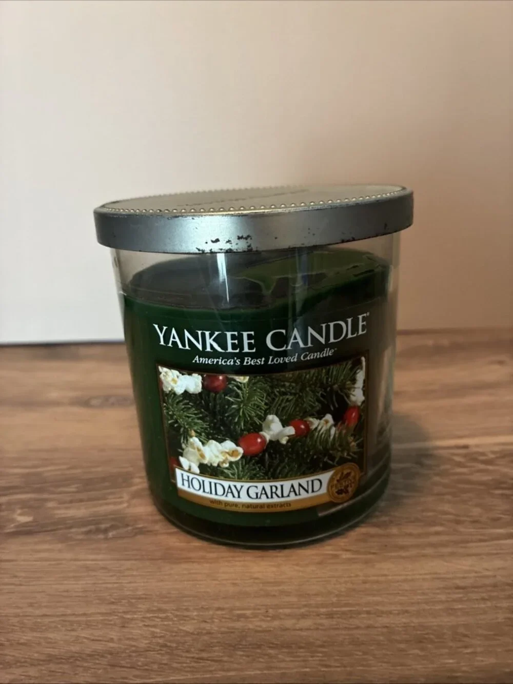 Yankee Candle Holiday Garland Medium Jar Christmas Scented Candle 7 oz Used